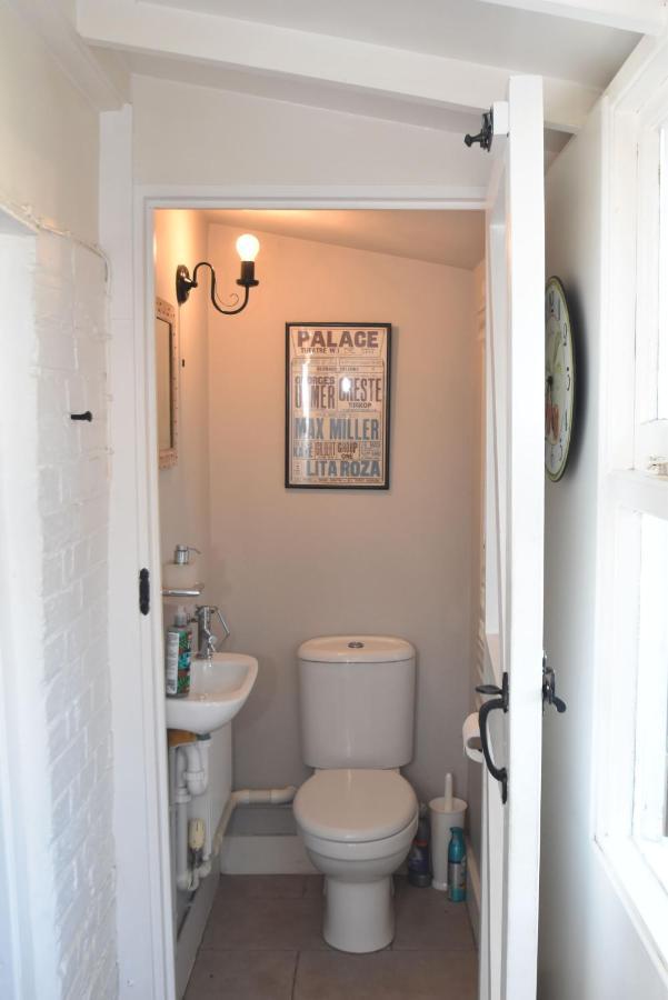 Rose Mullion Cottage Pett Екстер'єр фото